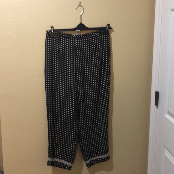 Allison Taylor top and pants. - Picture 3 of 6